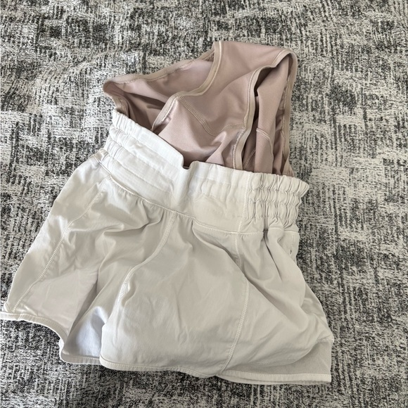 Lululemon Hotty Hot High-Rise Lined Short White Size 2 - Picture 6 of 7
